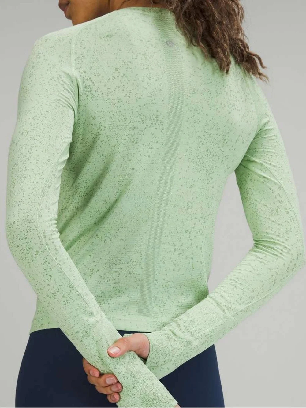 Lululemon Swiftly Tech LS Shirt Size 4 Green Heathered Thumbholes Breathable Gym - Picture 2 of 11